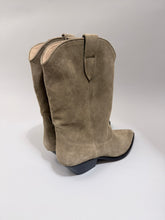 Load image into Gallery viewer, IM DUERTO ČIZME TAUPE