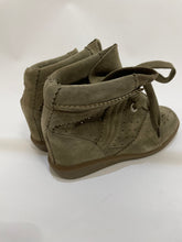 Load image into Gallery viewer, ISABEL MARANT BOBBY SNEAKERS TAUPE

